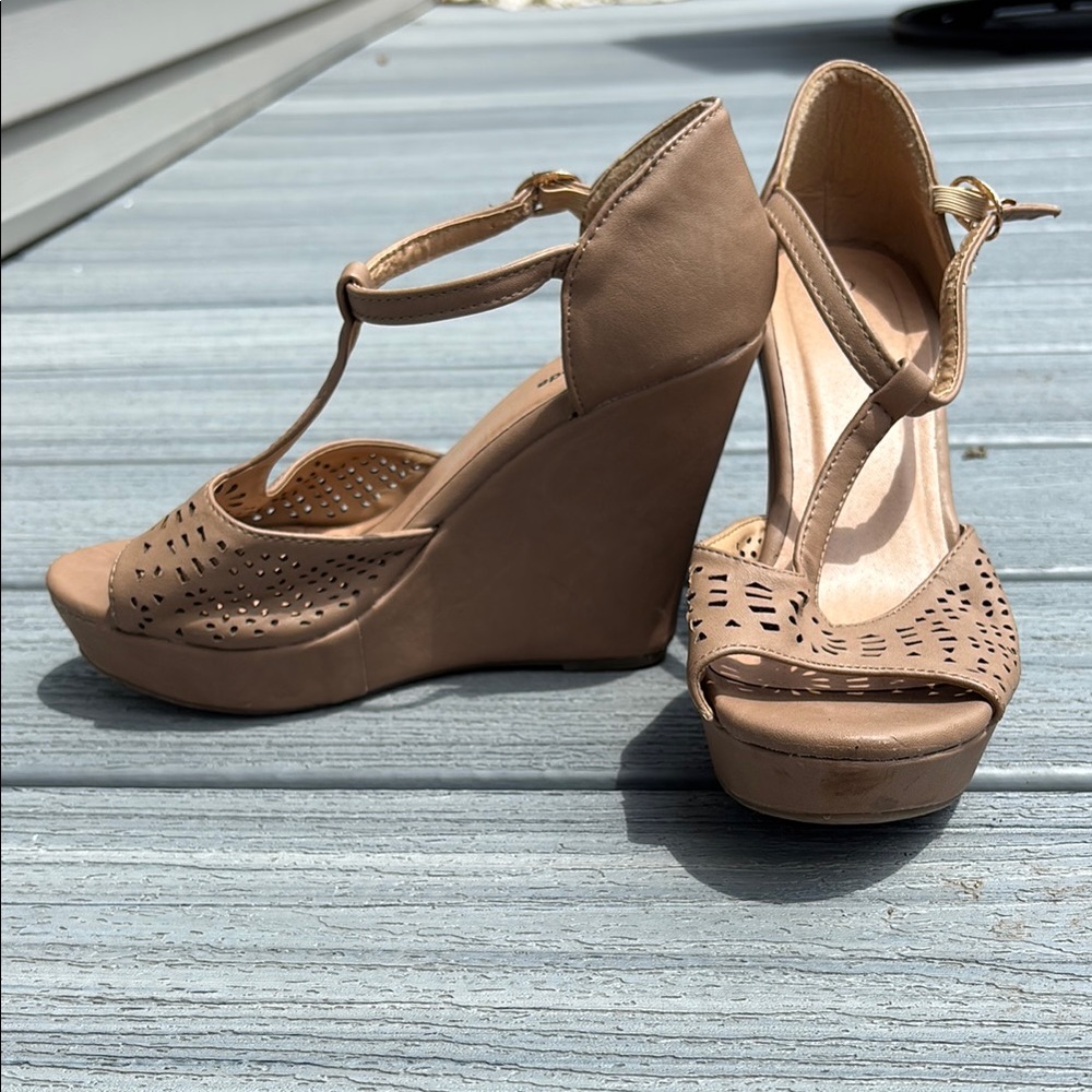 TOP Moda Tan T-Strap Wedge Sandals
